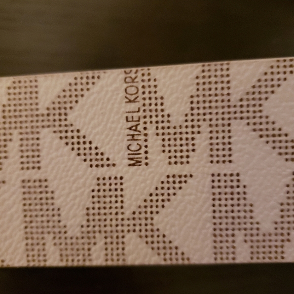 SOLD ***Michael Kors Women's Belt Size "XL" white Monogram w Gold Buckle - Picture 4 of 4